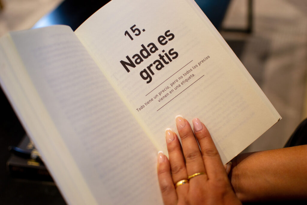 Diseño gráfico y branding por Caro Cuñé, diseñadora profesional en Piñero